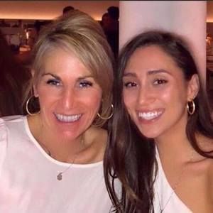 Meet your Posher, Gina